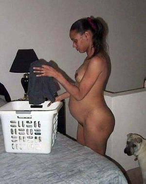 nude pregnant woman